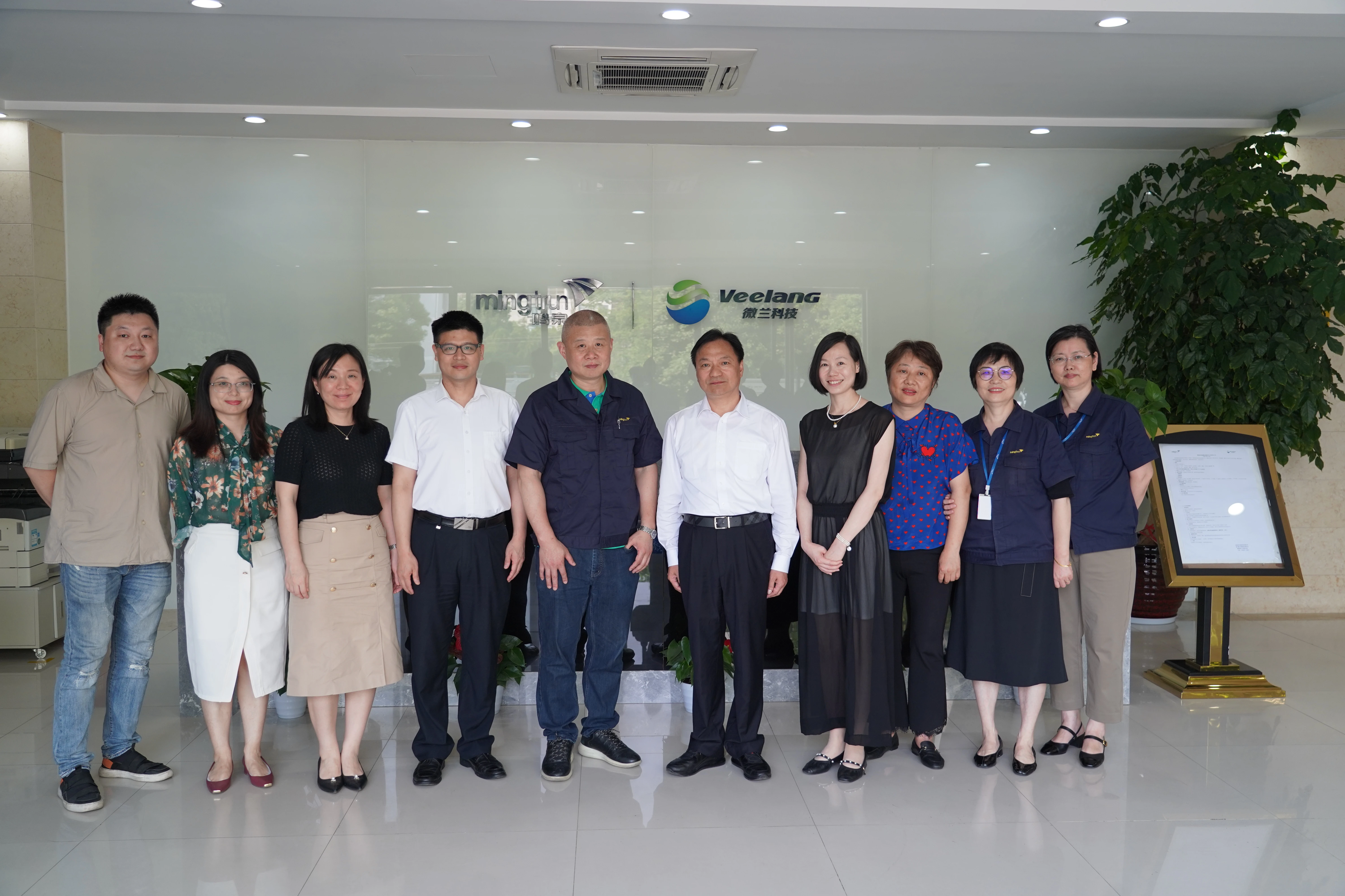 浙江大学控股集团党委书记、董事长徐金强一行莅临浙大华体会体育-华体会(中国)-华体会(中国)考察指导